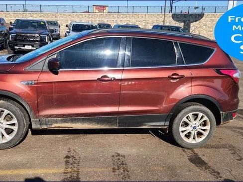 Used 2018 Ford Escape SE image 1