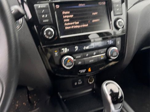 Used 2019 Nissan Rogue Sport SV image 5