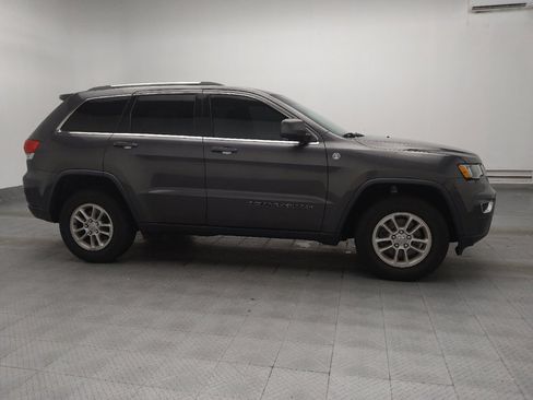 Used 2019 Jeep Grand Cherokee Laredo AWD/4WD image 11