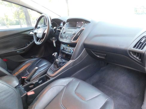 Used 2015 Ford Focus SE w/ Equipment Group 201A image 29