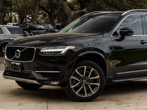 Used 2018 Volvo XC90 T5 Momentum w/ Convenience Package image 3