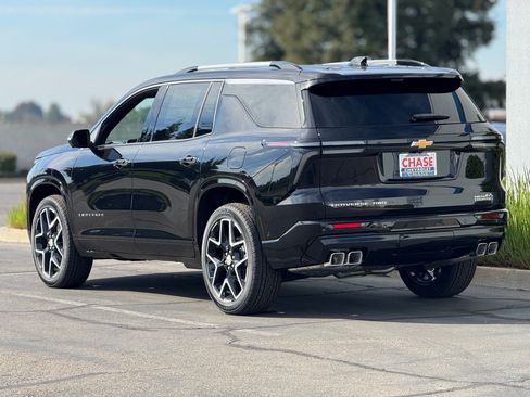 New 2026 Chevrolet Traverse High Country w/ LPO, Floor Liner Package AWD/4WD image 5