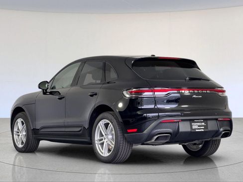 Certified 2026 Porsche Macan AWD/4WD image 3