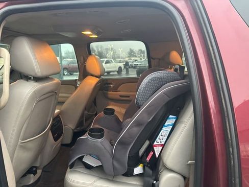 Used 2008 Chevrolet Suburban LT image 18