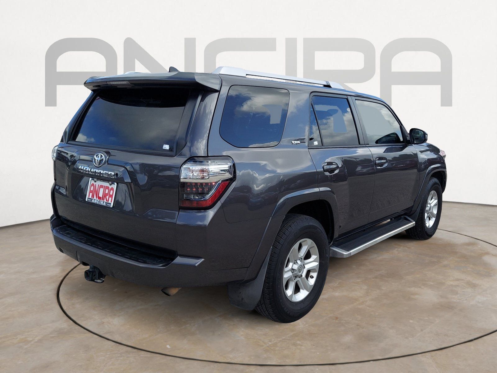 Used 2018 Toyota 4Runner SR5 RWD image 10