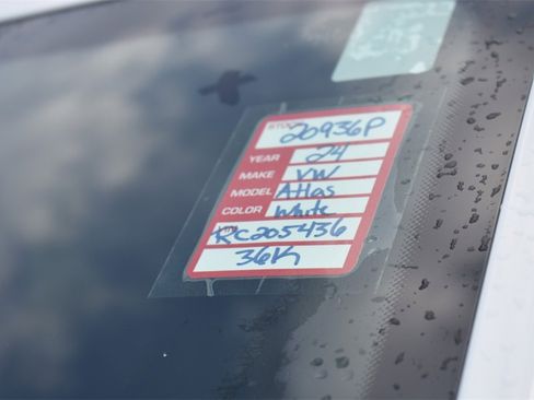 Used 2024 Volkswagen Atlas Cross Sport SE image 37