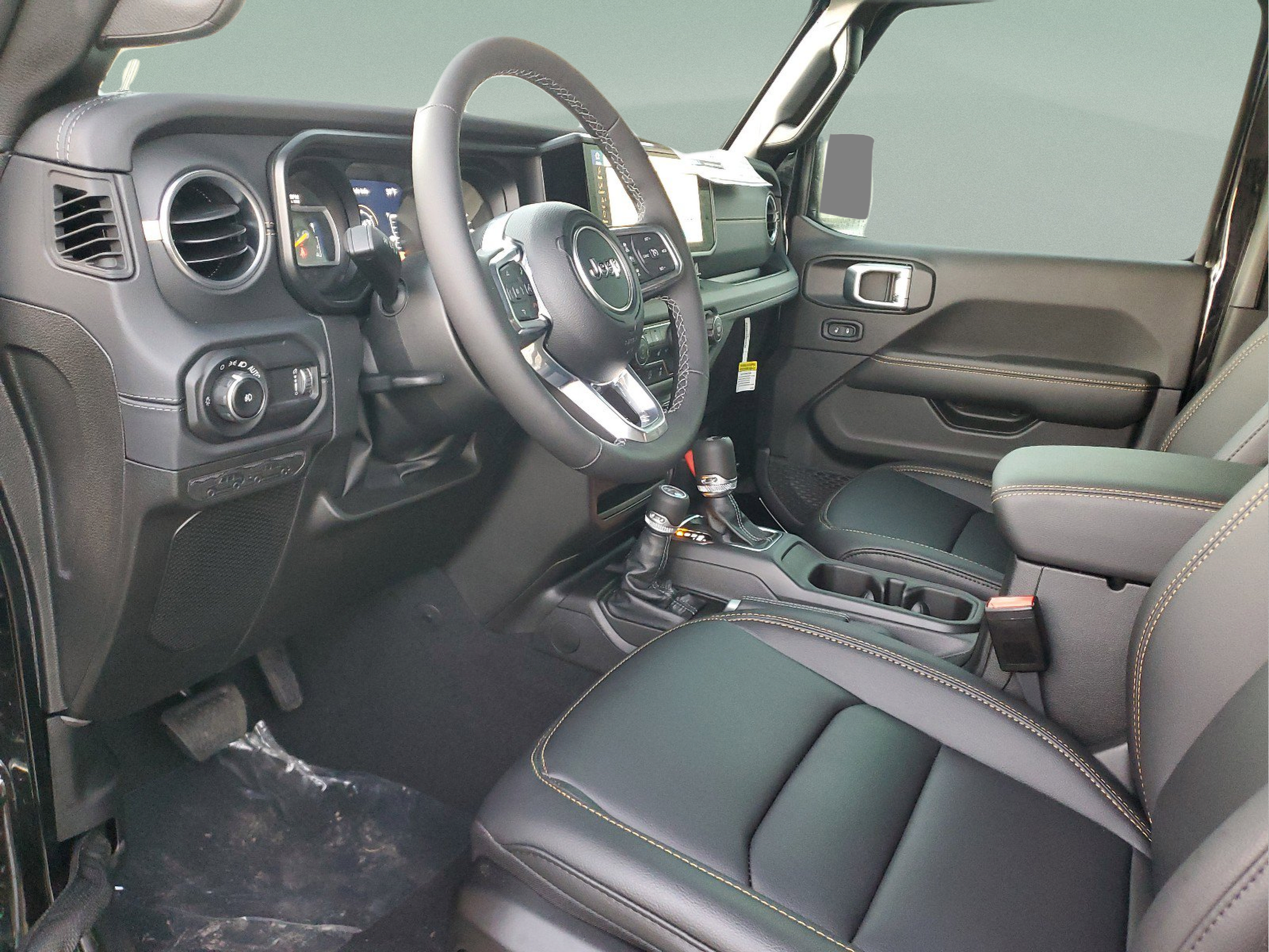 New 2026 Jeep Wrangler Unlimited Sahara AWD/4WD image 14