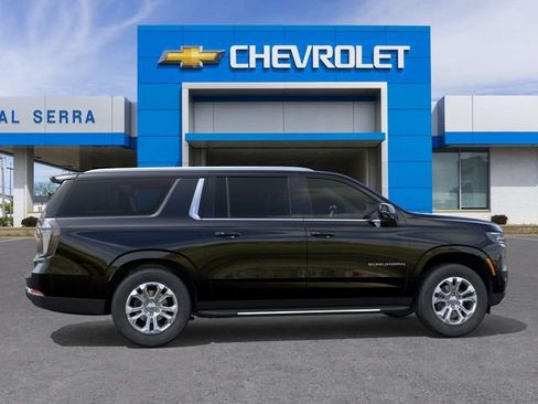New 2026 Chevrolet Suburban LT AWD/4WD image 5