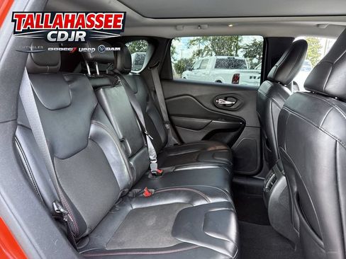 Used 2021 Jeep Cherokee Trailhawk w/ Sun, Sound & Nav Group AWD/4WD image 26