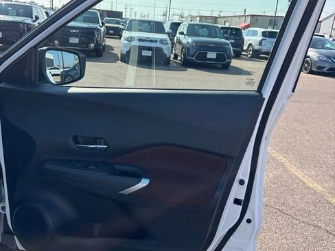 Used 2023 Nissan Kicks SR FWD image 26