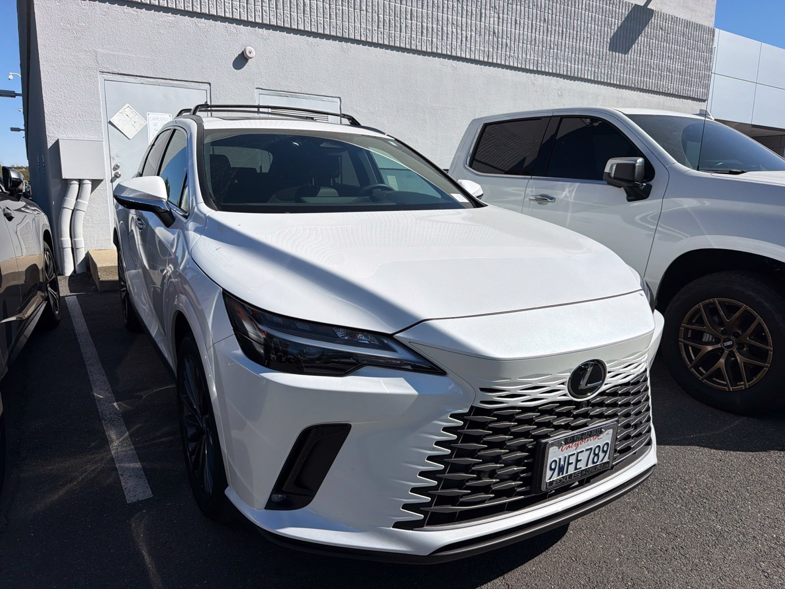 Used 2025 Lexus RX 350h w/ Convenience Package AWD/4WD image 1