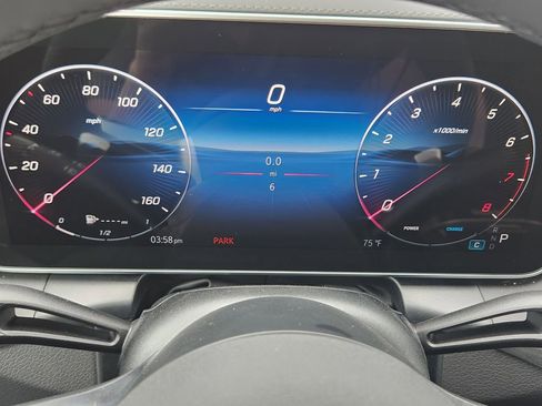 Used 2025 Mercedes-Benz GLC 300 4MATIC image 15