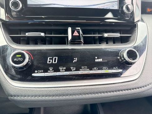 Used 2020 Toyota Corolla SE FWD image 19