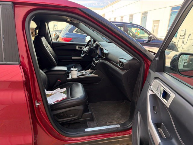Certified 2022 Ford Explorer Limited w/ Equipment Group 301A AWD/4WD image 10