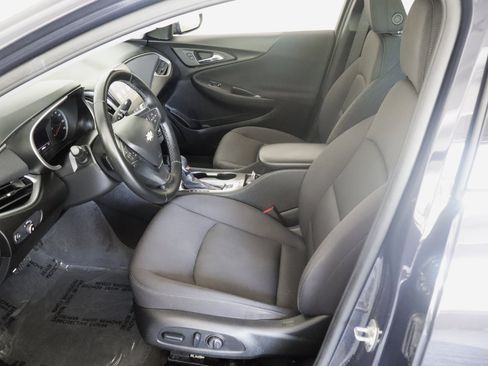 Used 2025 Chevrolet Malibu RS FWD image 7