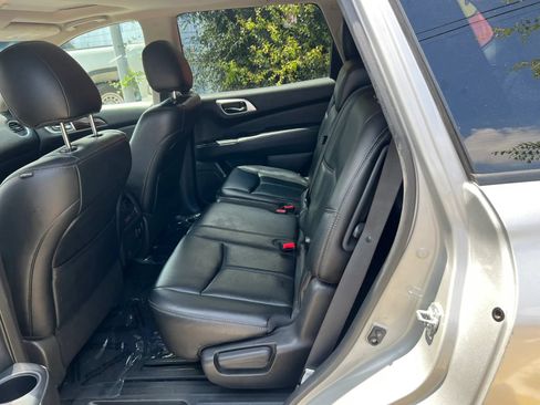 Used 2015 Nissan Pathfinder Platinum w/ Cargo Package FWD image 9
