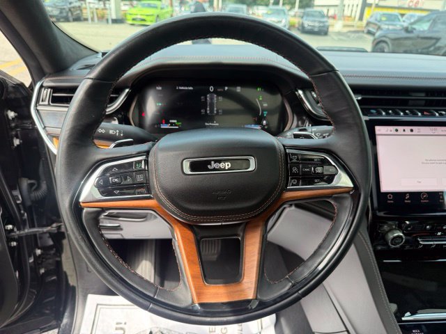 Used 2023 Jeep Grand Cherokee Summit AWD/4WD image 17