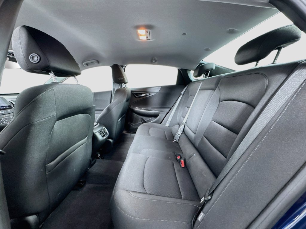Used 2021 Chevrolet Malibu LT FWD image 13