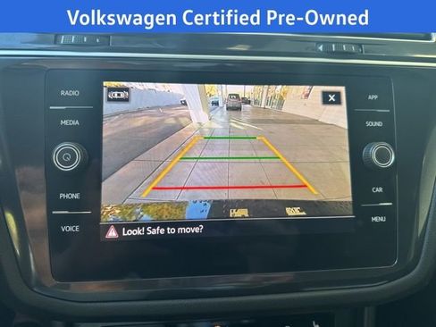 Certified 2024 Volkswagen Tiguan SE w/ Panoramic Sunroof Package image 25