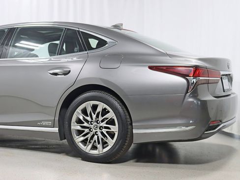 Used 2018 Lexus LS 500h AWD w/ Accessory Package (Z2) image 10