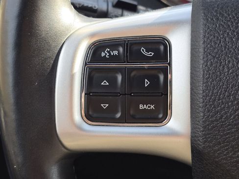 Used 2017 Dodge Grand Caravan GT image 25