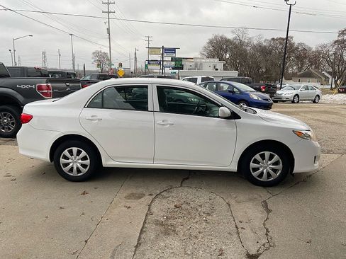 Used 2010 Toyota Corolla LE image 5