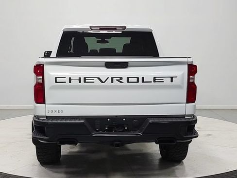 Used 2019 Chevrolet Silverado 1500 LT Trail Boss w/ Convenience Package AWD/4WD image 6
