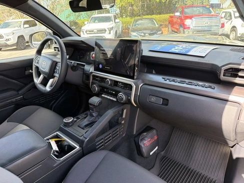 Certified 2025 Toyota Tacoma TRD Sport AWD/4WD image 17