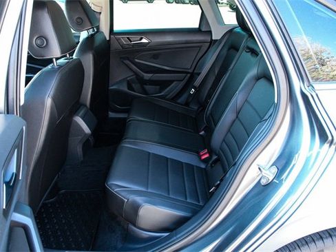 Used 2024 Volkswagen Jetta SE image 39