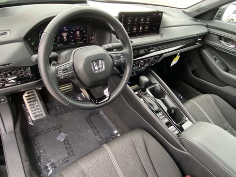 Certified 2025 Honda Accord Sport image 17