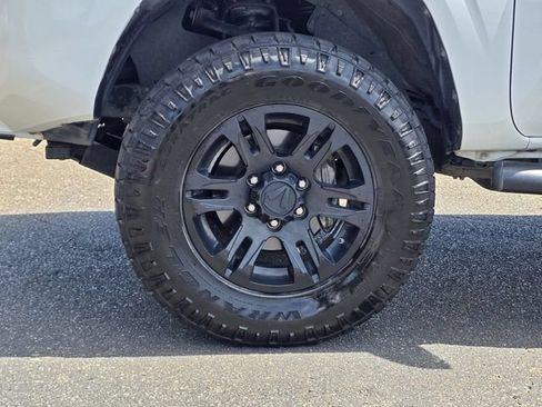 Used 2019 Toyota Tacoma SR w/ SR Convenience Package RWD image 28