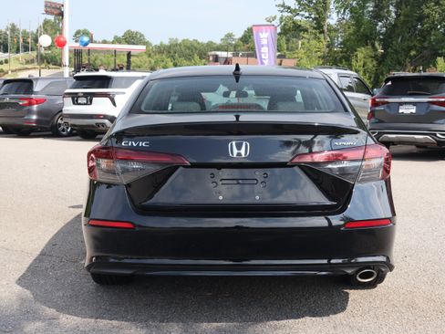 Used 2025 Honda Civic Sport image 4