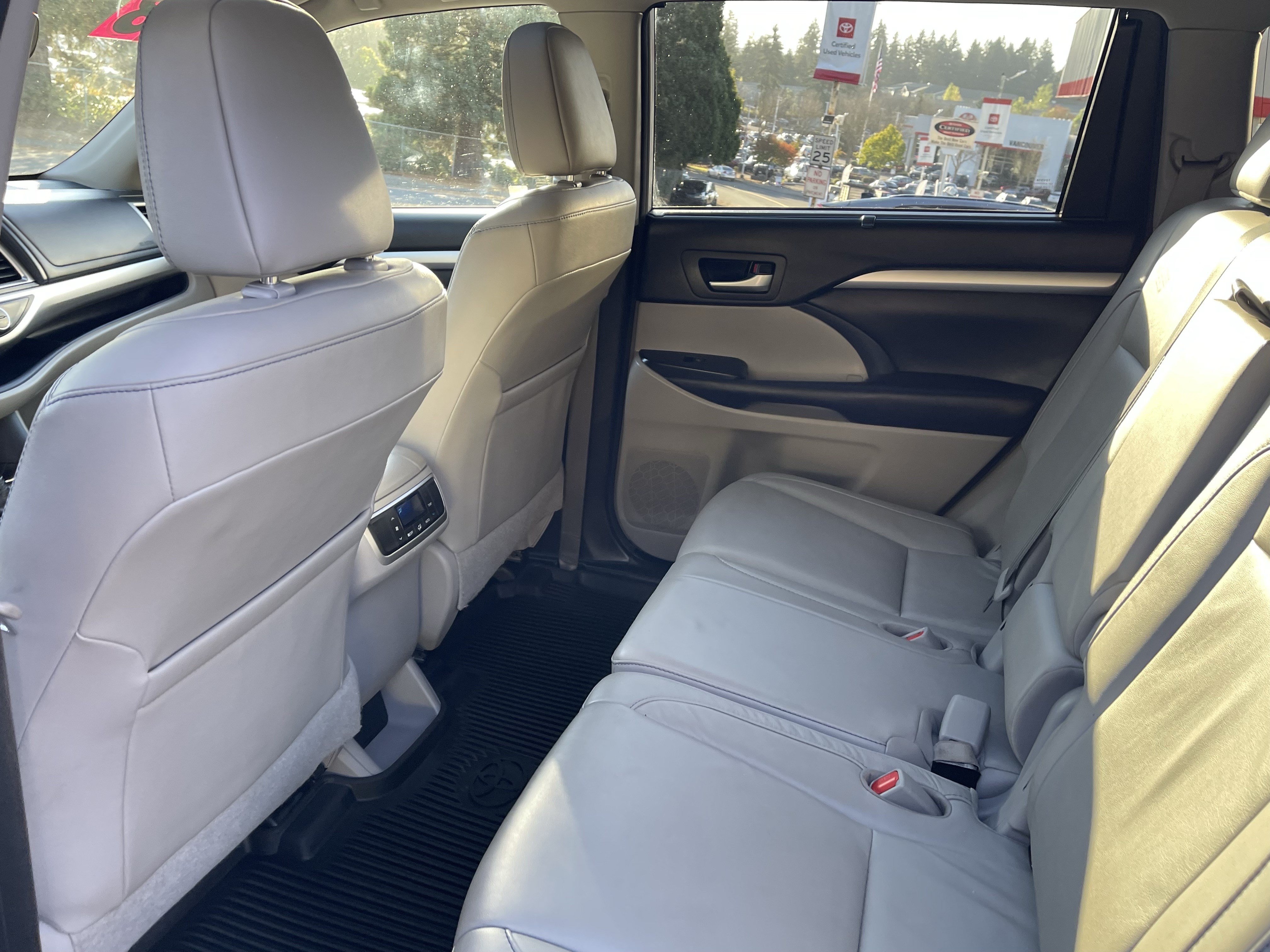 Certified 2018 Toyota Highlander XLE AWD/4WD image 14