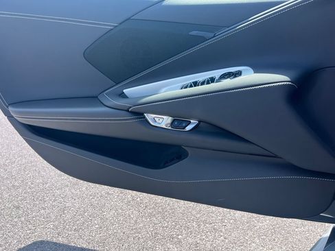 Used 2025 Chevrolet Corvette Stingray Convertible w/ Z51 Performance Package RWD image 18