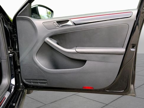 Used 2015 Volkswagen Jetta GLI SE FWD image 23