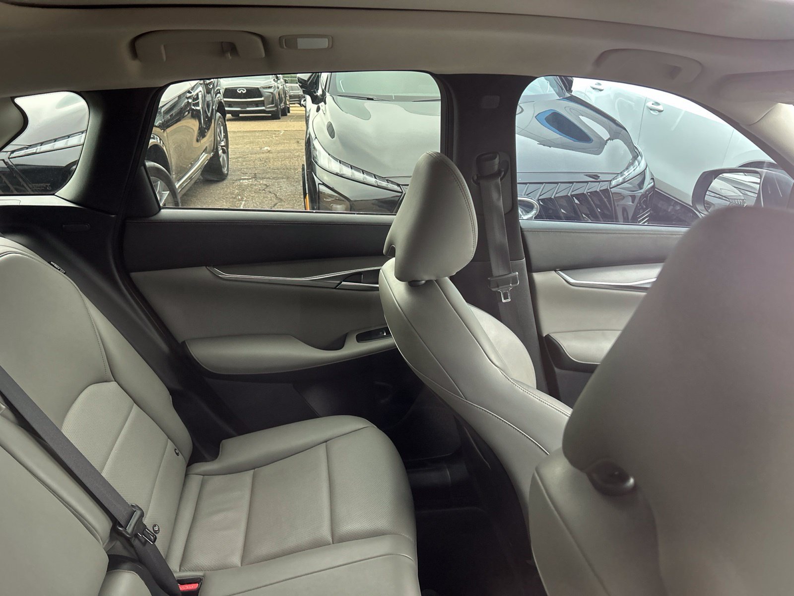 Used 2023 INFINITI QX50 Luxe AWD/4WD image 17