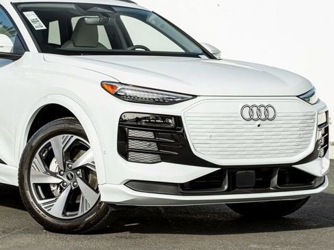 New 2025 Audi Q6 e-tron Premium Plus AWD/4WD image 5