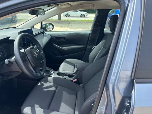 Used 2025 Toyota Corolla LE FWD image 12