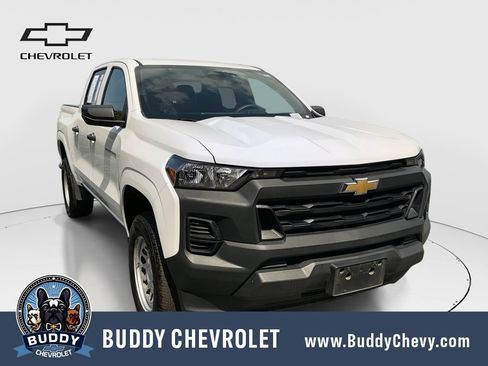 Used 2025 Chevrolet Colorado W/T RWD image 1