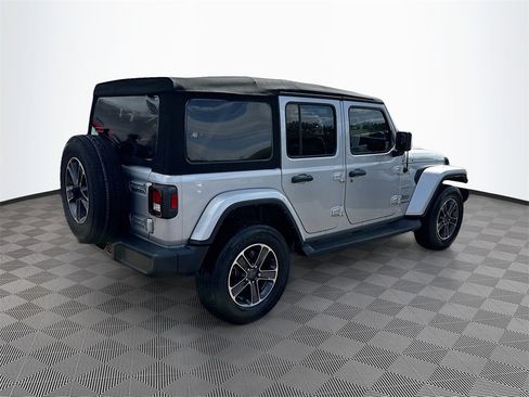 Used 2023 Jeep Wrangler Sahara image 6