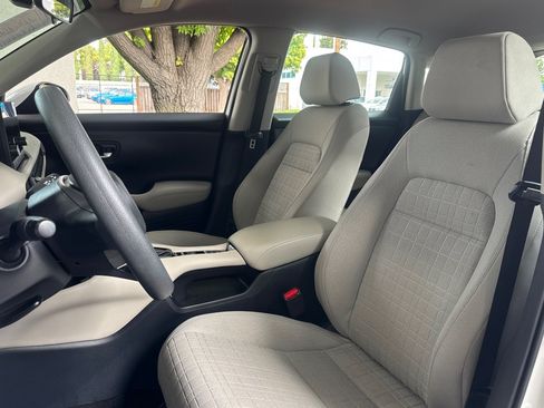 Used 2024 Honda HR-V LX image 5