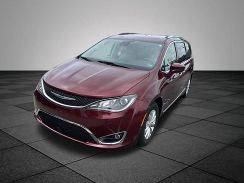 Used 2018 Chrysler Pacifica Touring-L Plus w/ Advanced Safetytec Group FWD image 3