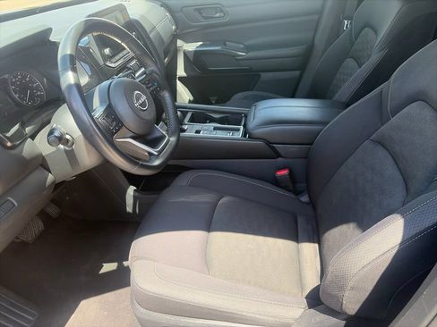 Used 2024 Nissan Pathfinder SV FWD image 26