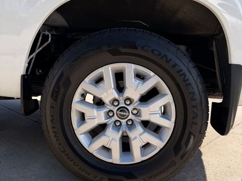 Used 2022 Nissan Frontier SV w/ Technology Package AWD/4WD image 21