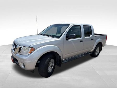 Used 2017 Nissan Frontier SV RWD image 3