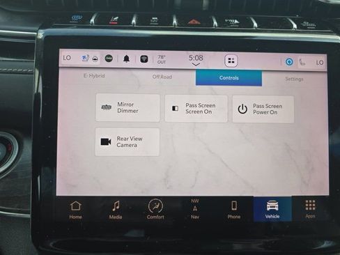 Used 2022 Jeep Grand Cherokee Overland w/ Luxury Tech Group IV AWD/4WD image 46