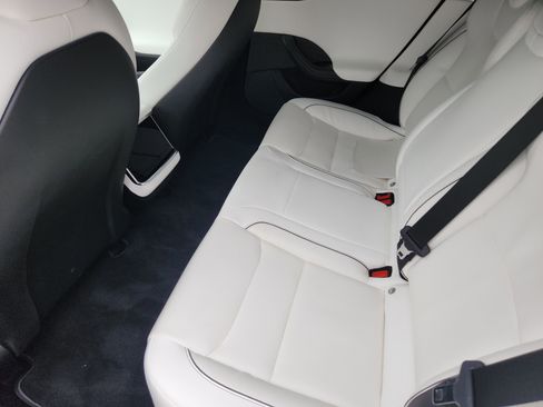 Used 2022 Tesla Model S Plaid image 28