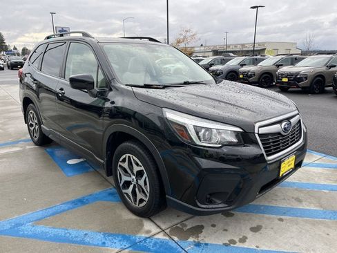 Used 2019 Subaru Forester Premium image 3