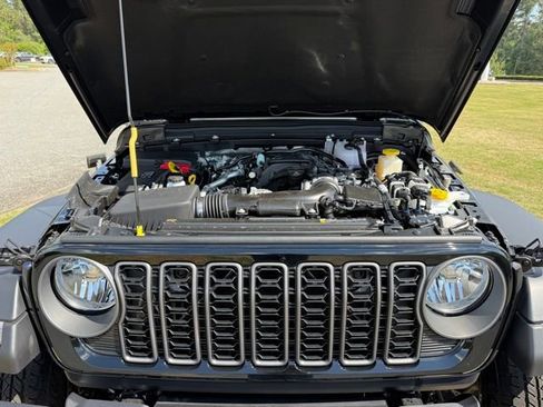 New 2026 Jeep Gladiator Sport AWD/4WD image 31