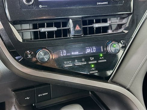 Used 2024 Toyota Camry SE image 21